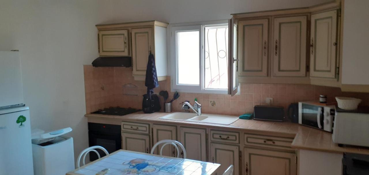 Maisonnette Au Pied De La Garrigue Villa Bernis Luaran gambar